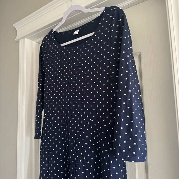 Old Navy Fit & Flare 3/4-Sleeve Jersey
Dress in navy dots size M - Picture 3 of 9